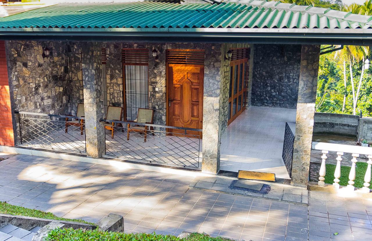 Aa Bungalow Канди Екстериор снимка