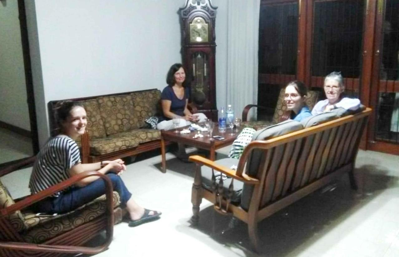 Aa Bungalow Канди Екстериор снимка